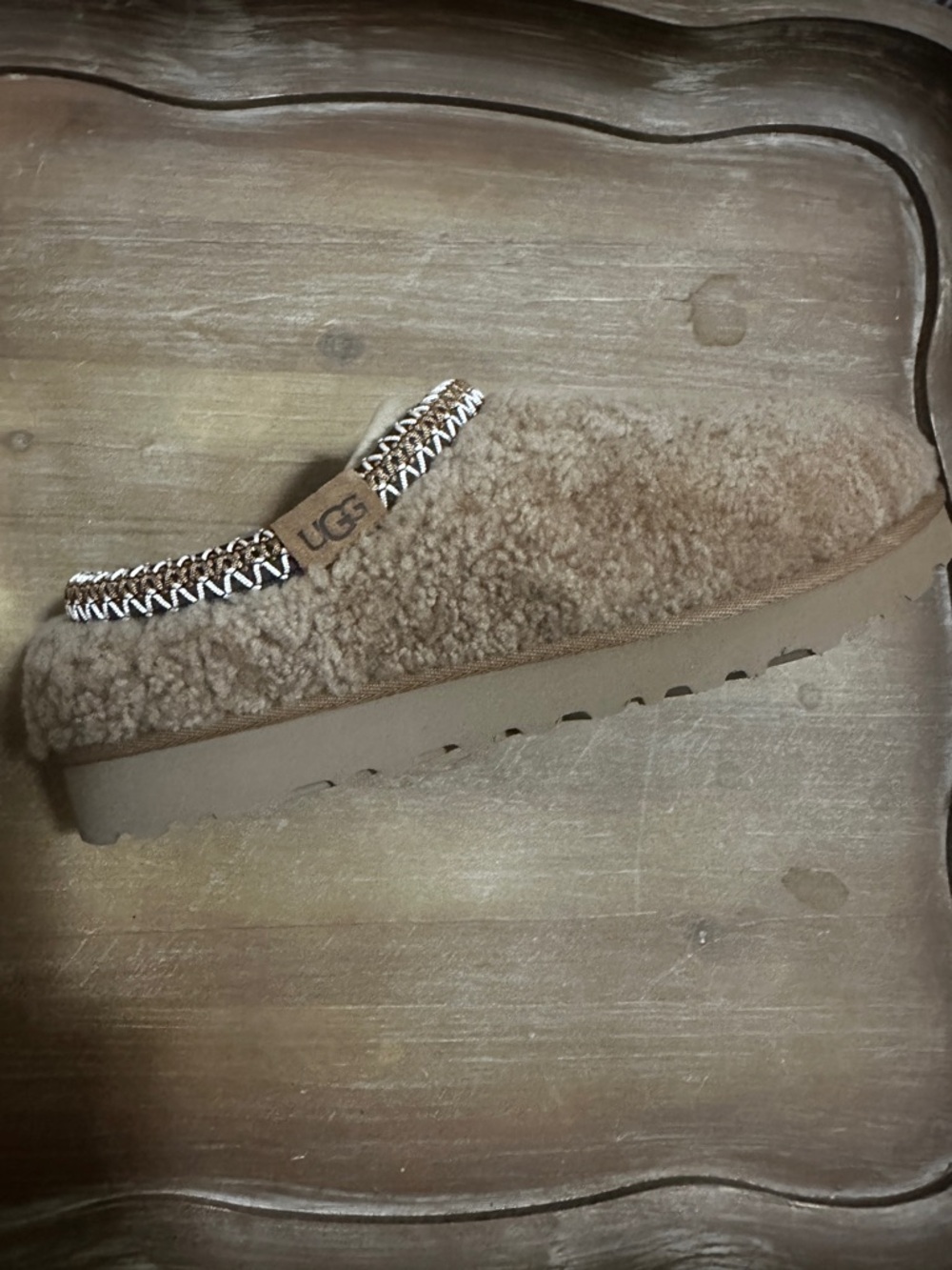 UGG Cozy Shearling Mule in Chestnut